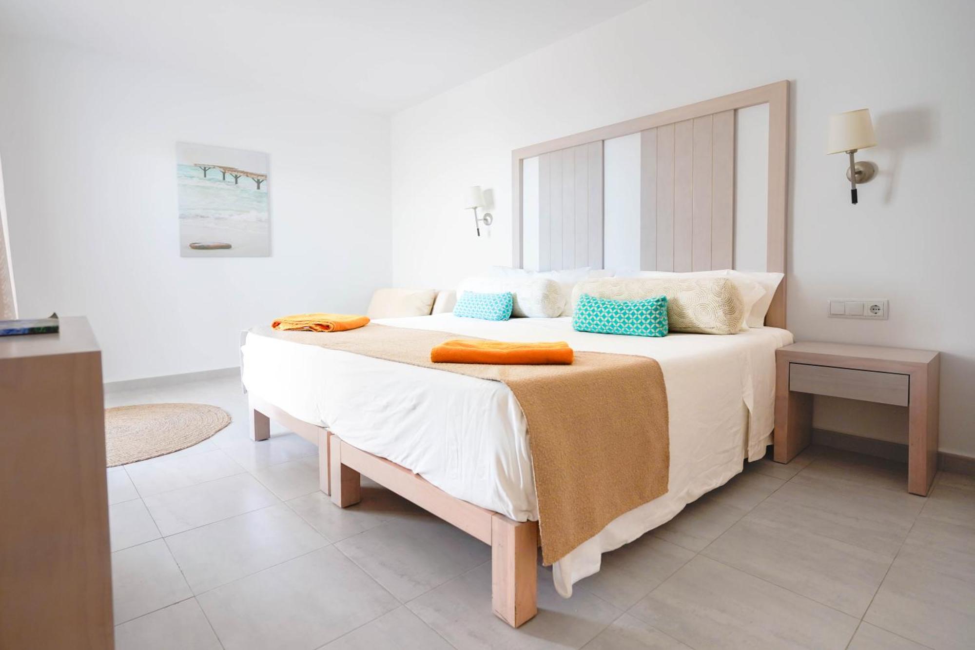 Apartamentos Es Calo Luaran gambar